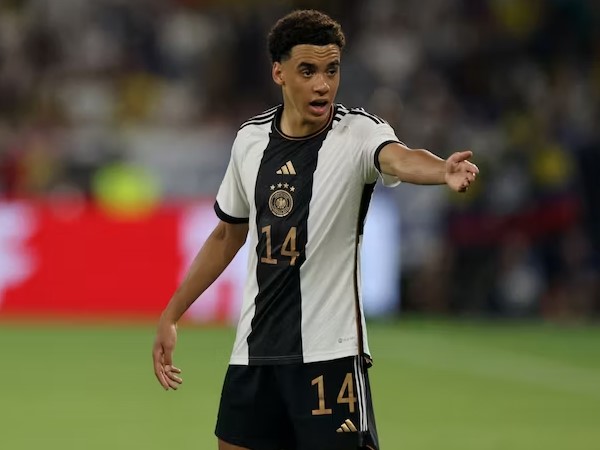 Cedera Horor Jamal Musiala di Piala Dunia Antarklub 2025: Bintang Bayern Absen Setengah Musim Akibat Patah Kaki