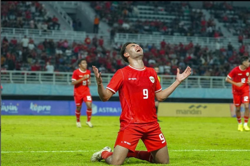 Jens Raven Guncang Piala AFF U-23 2025 dengan Enam Gol Perdana, Indonesia Pimpin Grup A.