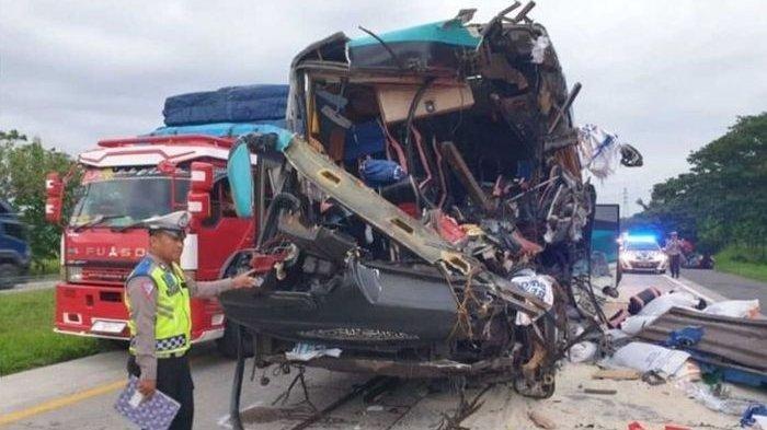 Kecelakaan Tragis Bus Pariwisata di Malaysia Renggut Nyawa Dua WNI, Belasan Lainnya Luka-Luka