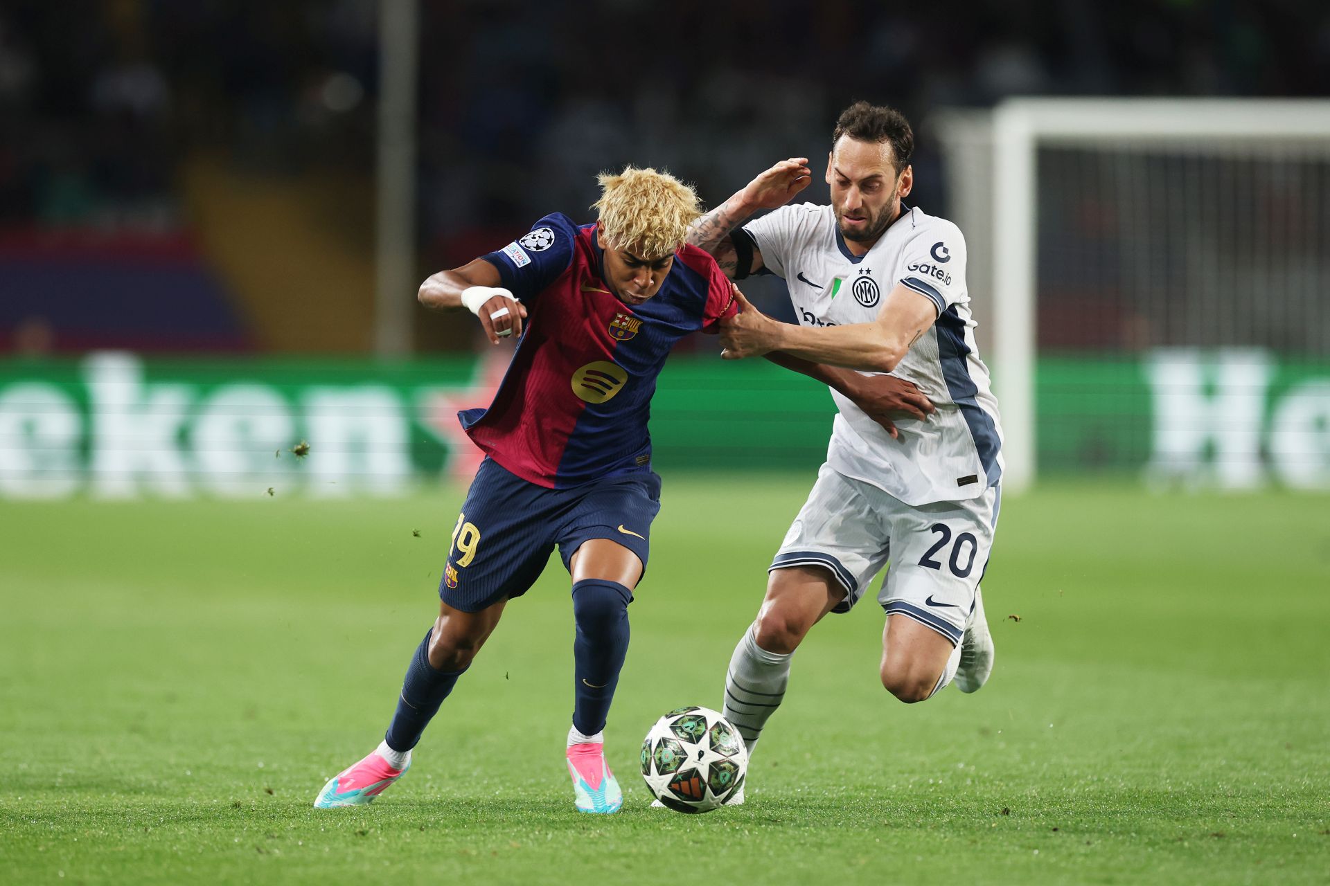 Mega Transfer Hakan Calhanoglu ke Galatasaray Gagal Total, Harga Selangit Inter Jadi Penghalang Utama