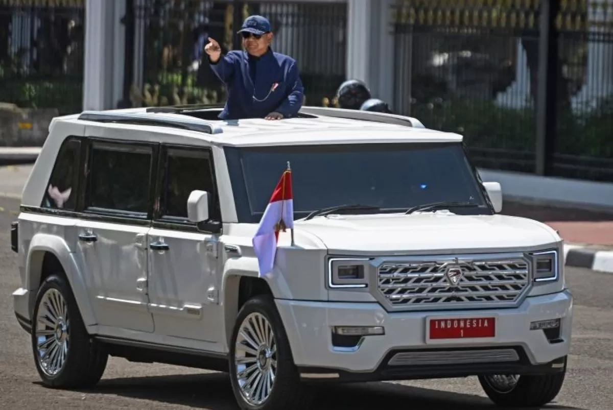 Prabowo Subianto: Strategi Ganda di Balik Pilihan Mobil Kepresidenan Lokal dan Global.