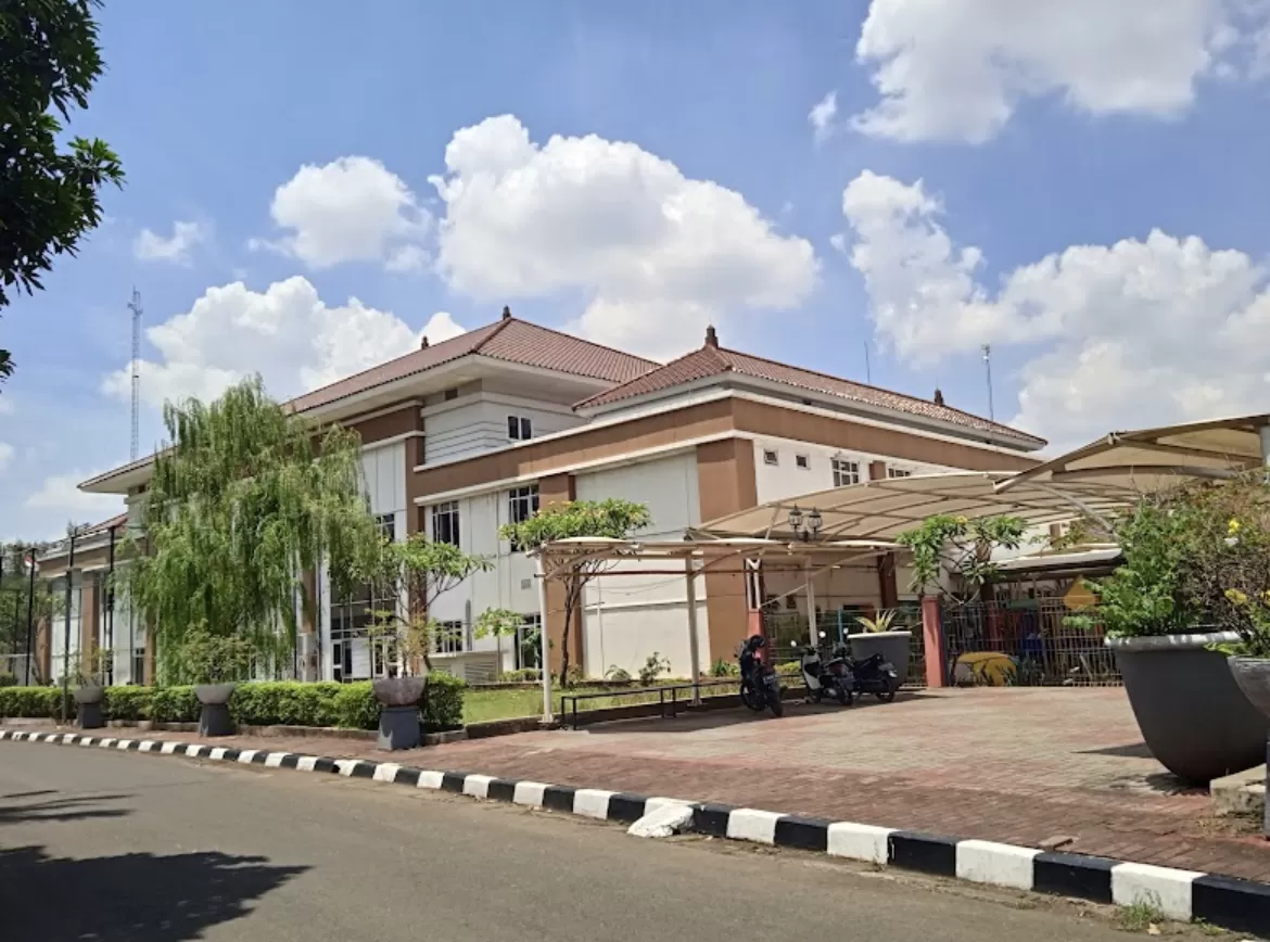 Skandal TikTok, Gestur Kontroversial, dan Garasi Sederhana Anggota DPR Prana Putra Sohe: Menelusuri Jejak Kekayaan di Balik Sorotan Publik